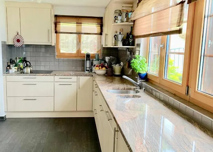 An Sonniger Aussichtsreicher Lage Lejlighed *